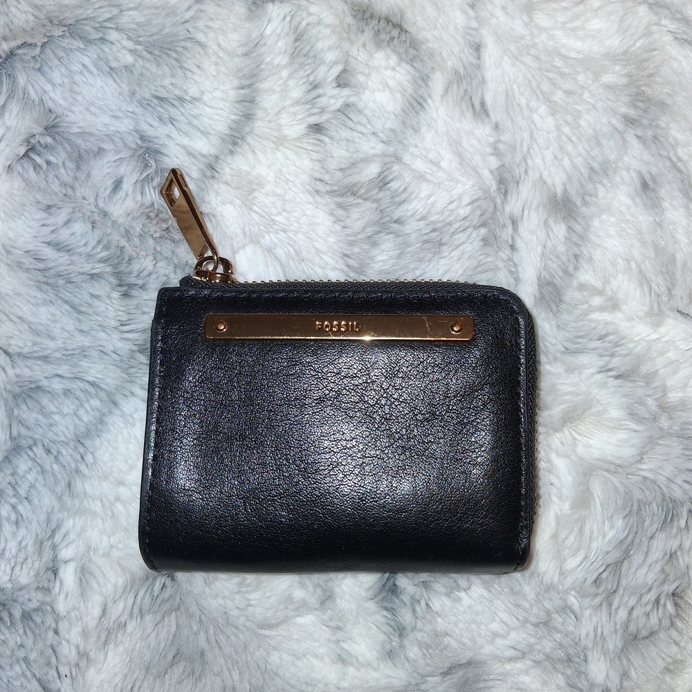 Fossil Black Leather Wallet with Gold Accents And Keychain